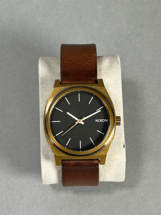 Nixon Minimal The Time Teller Analog Gentleman's Wristwatch