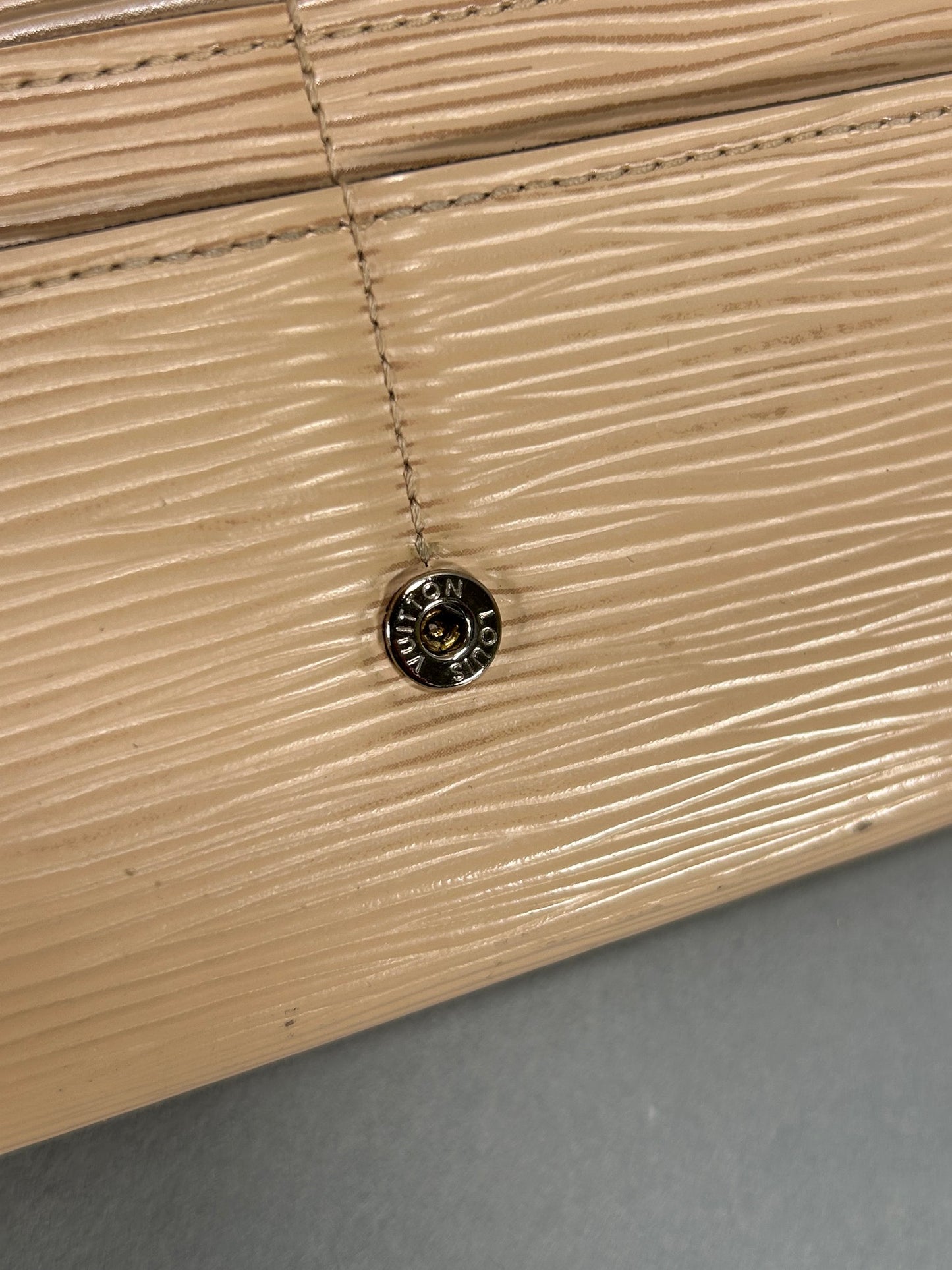 Louis Vuitton LV Beige Epi Sarah Wallet
