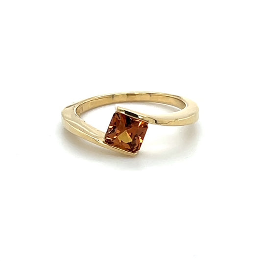 14K Yellow Gold Synthetic Spinel Lady's Ring; 1.6DWT; Size 4.5