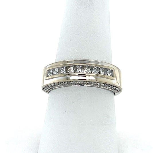 14K White Gold Diamond Lady's Ring; Size 8