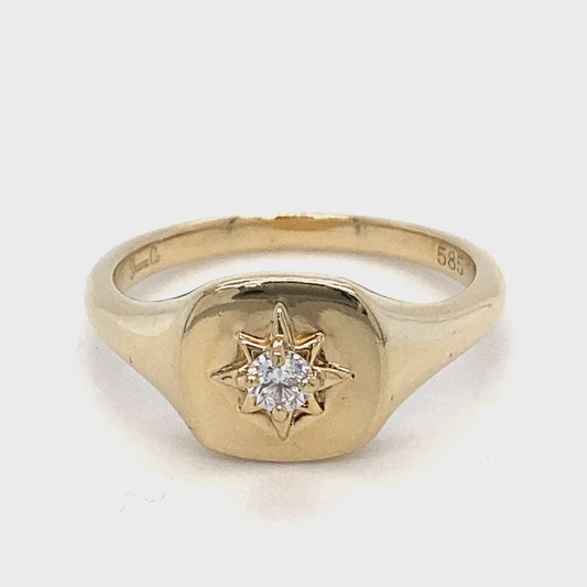 14K Yellow Gold Diamond Ring; 2.4DWT; 0.08CTW; Size 7.5
