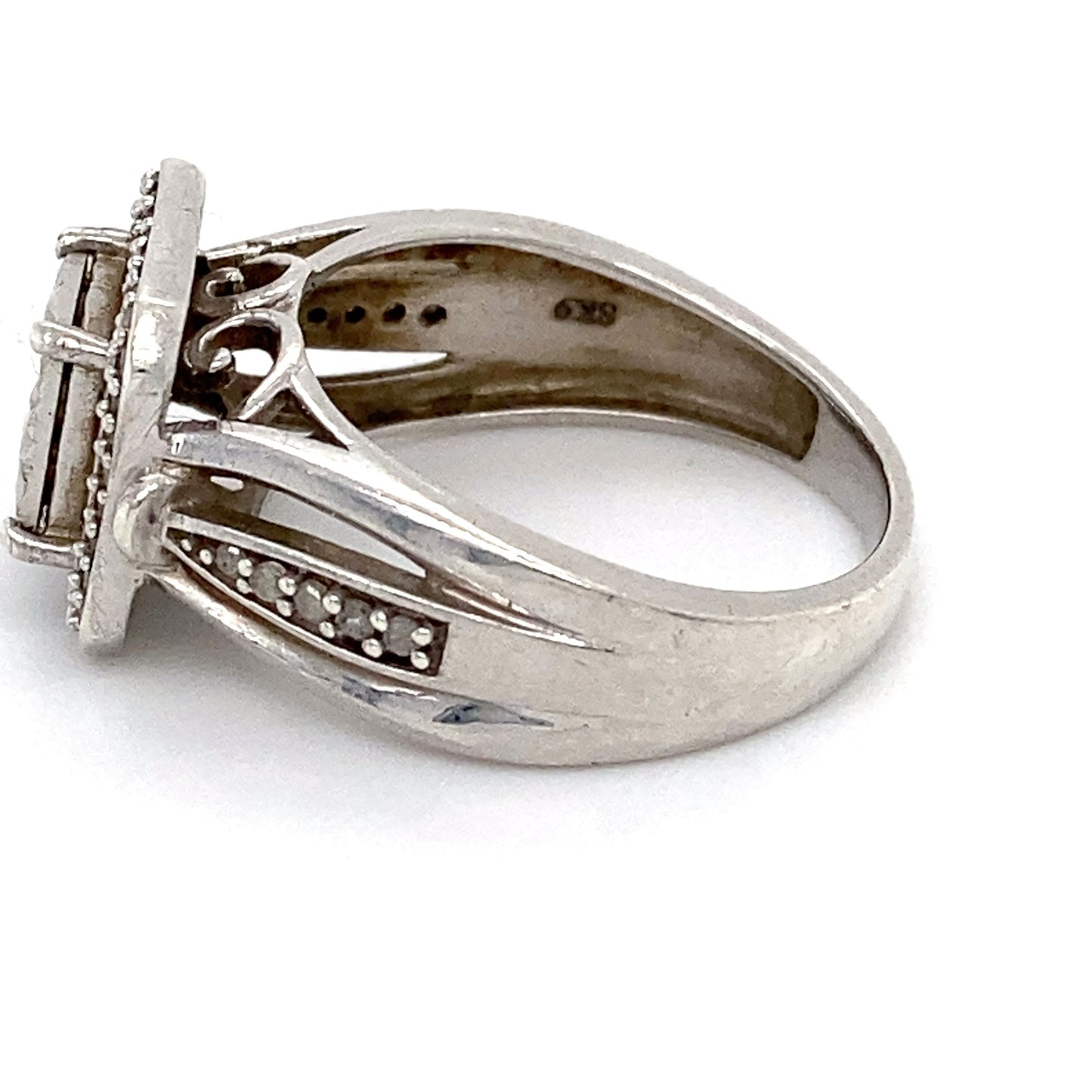 925 Silver Diamond Ring; Size 6; 3.7g
