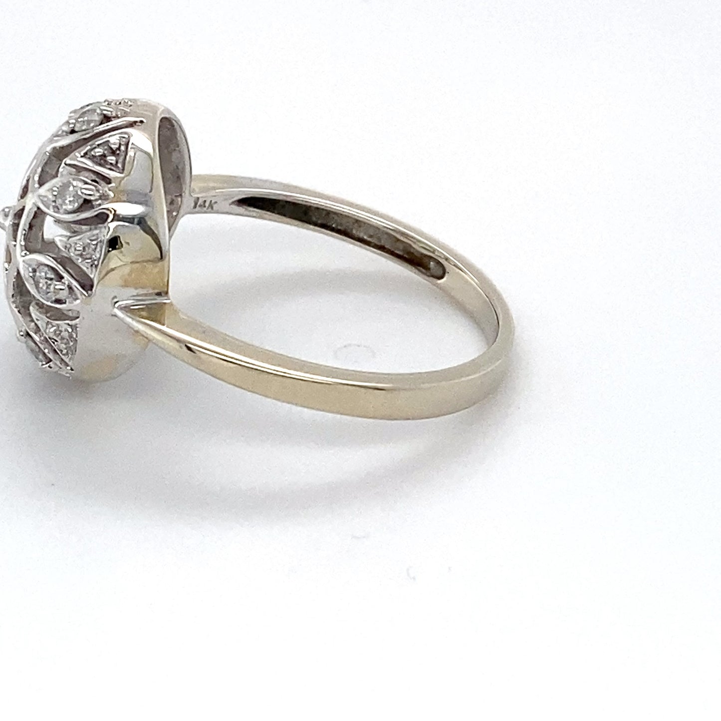 14K White Gold Diamond Ring; 0.10CTW; Size 7; 3.5g
