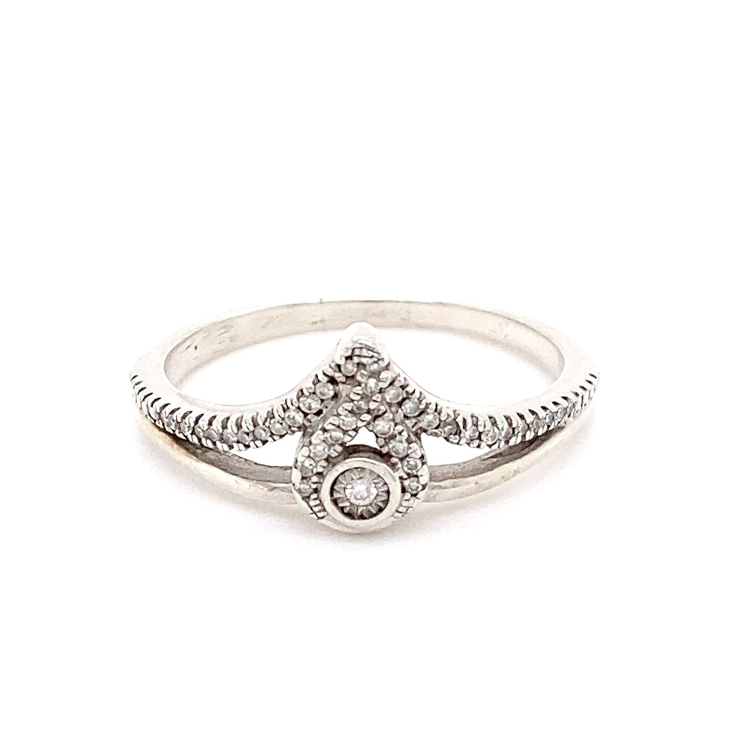925 Silver Diamond Ring; Size 8.5; 2.7g