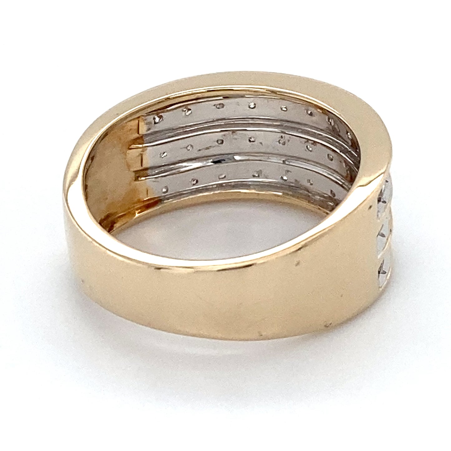 14K Yellow Gold Diamond Ring; 5.5g; 3.6DWT; Size: 7