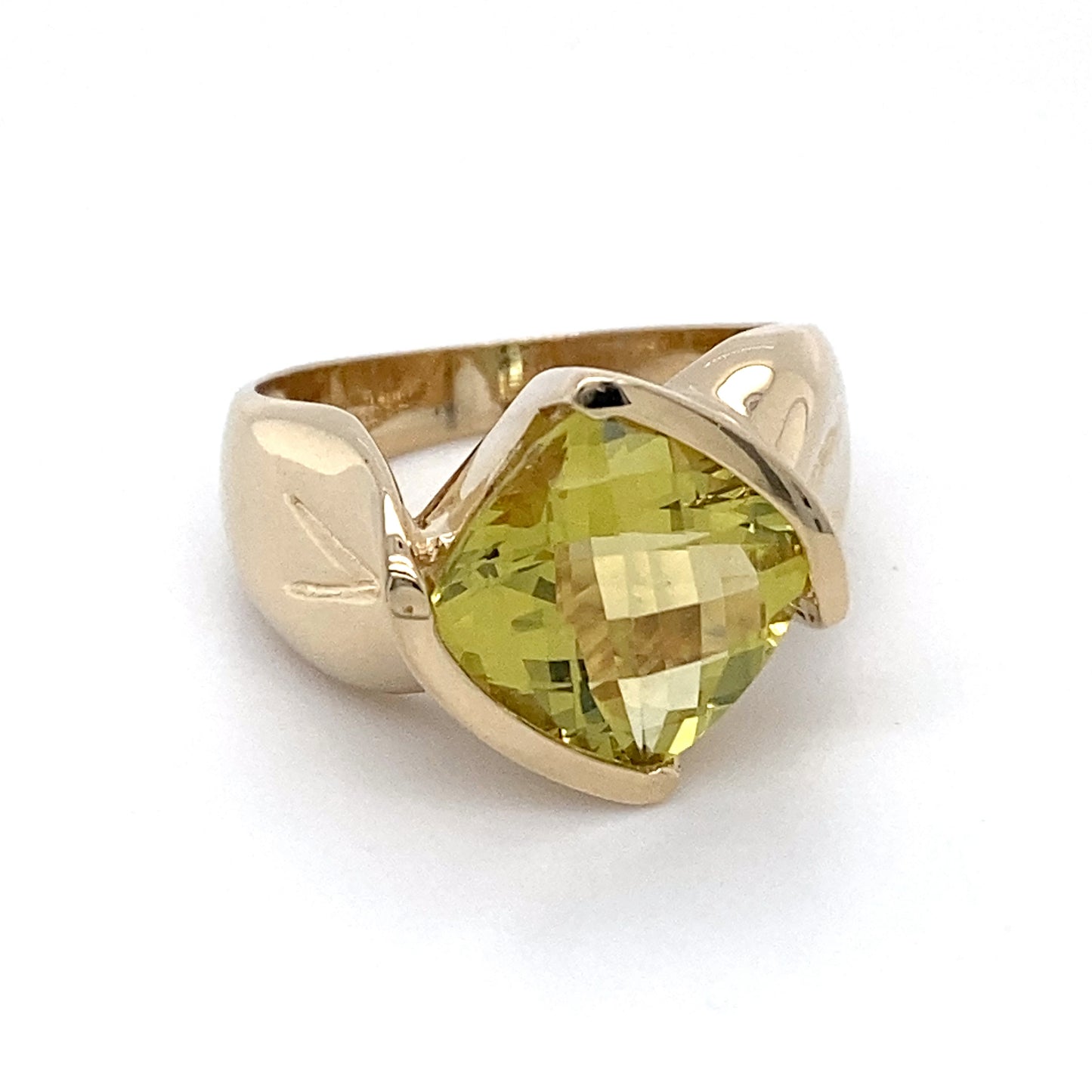 14K Yellow Gold Peridot Ring; 4.9DWT; Size 7; 7.6g