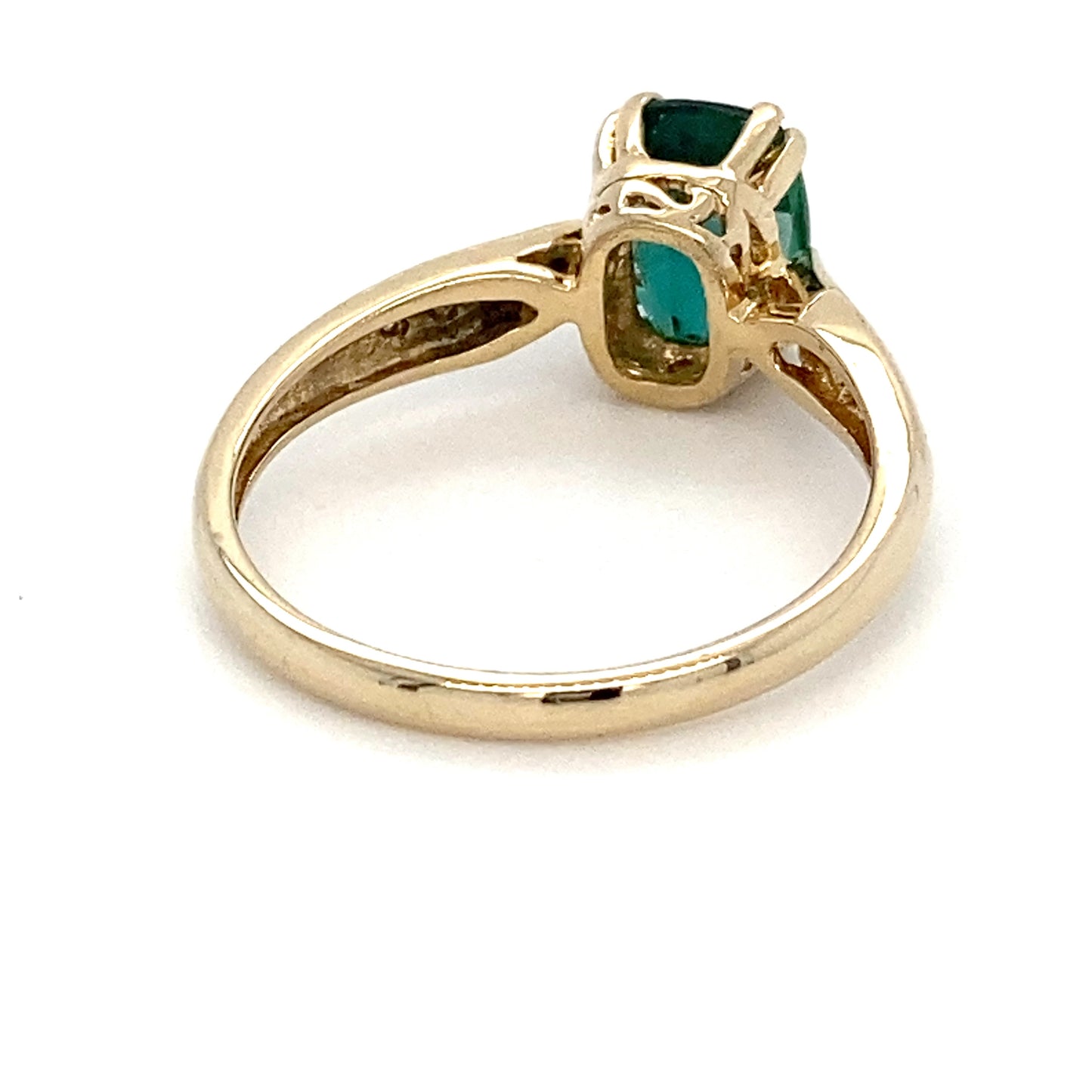14K Yellow Gold Emerald Ring; 1.7DWT; 2.6g; Size 7