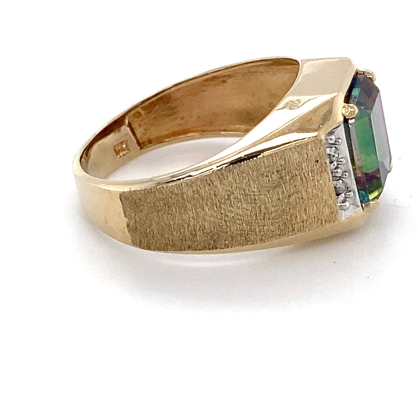 10K Yellow Gold Gentleman's Ring; 2.8DWT; Size 9