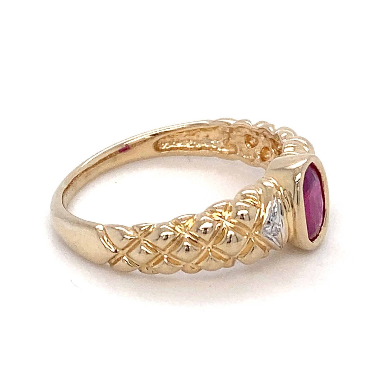 14K Yellow Gold Synthetic Ruby Ring; 1.8DWT; 2.8g; Size 7