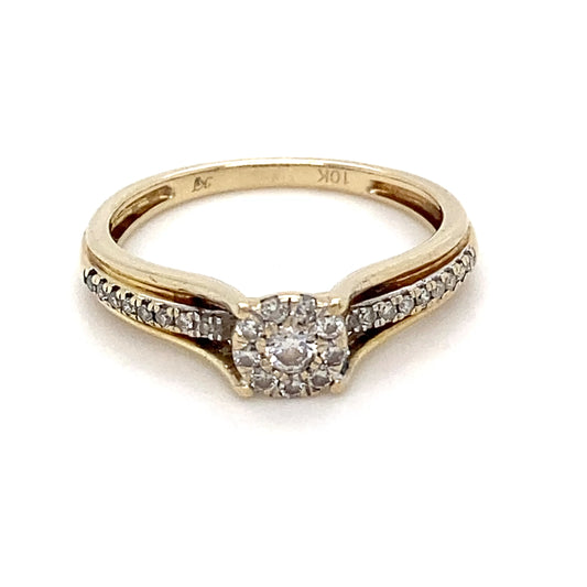 10K Yellow Gold Diamond Ring; 1.4DWT; 0.20CTW; 2.3g; Size 7