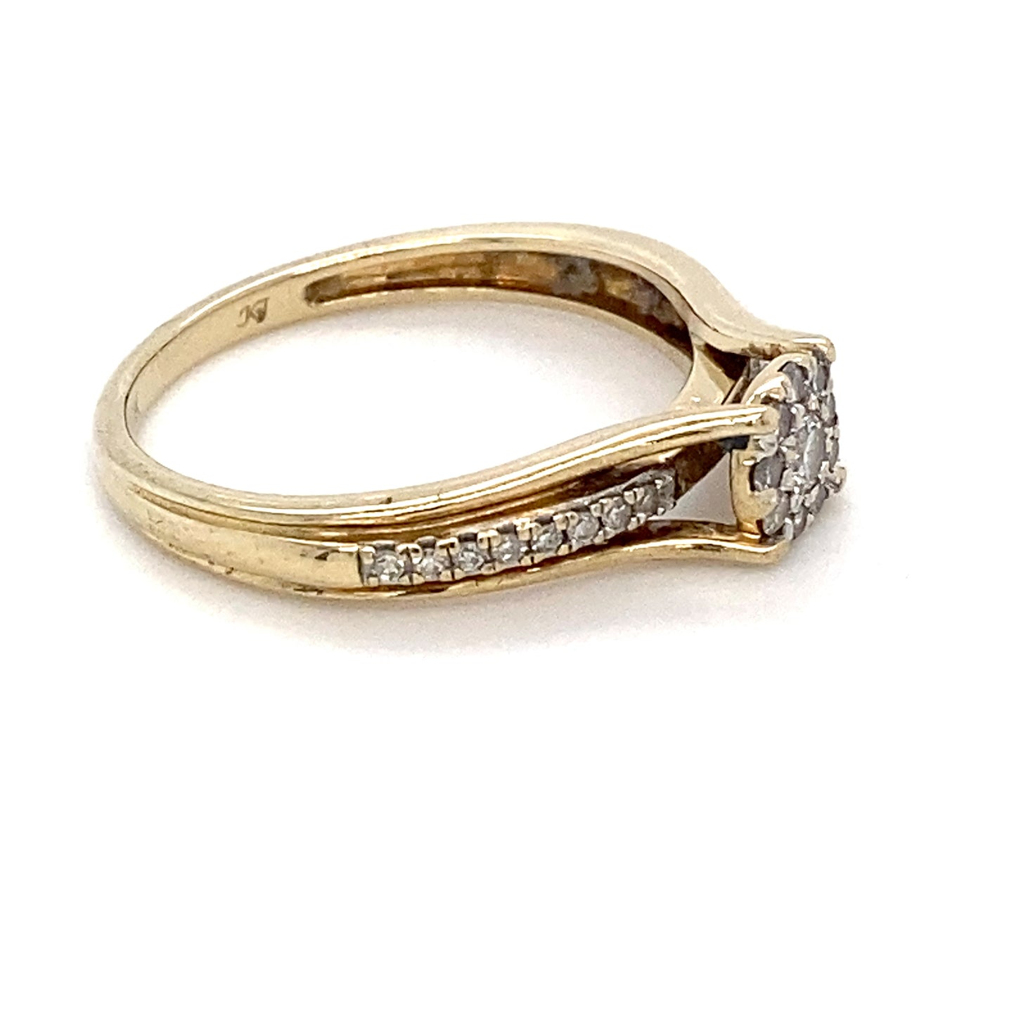 10K Yellow Gold Diamond Ring; 1.4DWT; 0.20CTW; 2.3g; Size 7