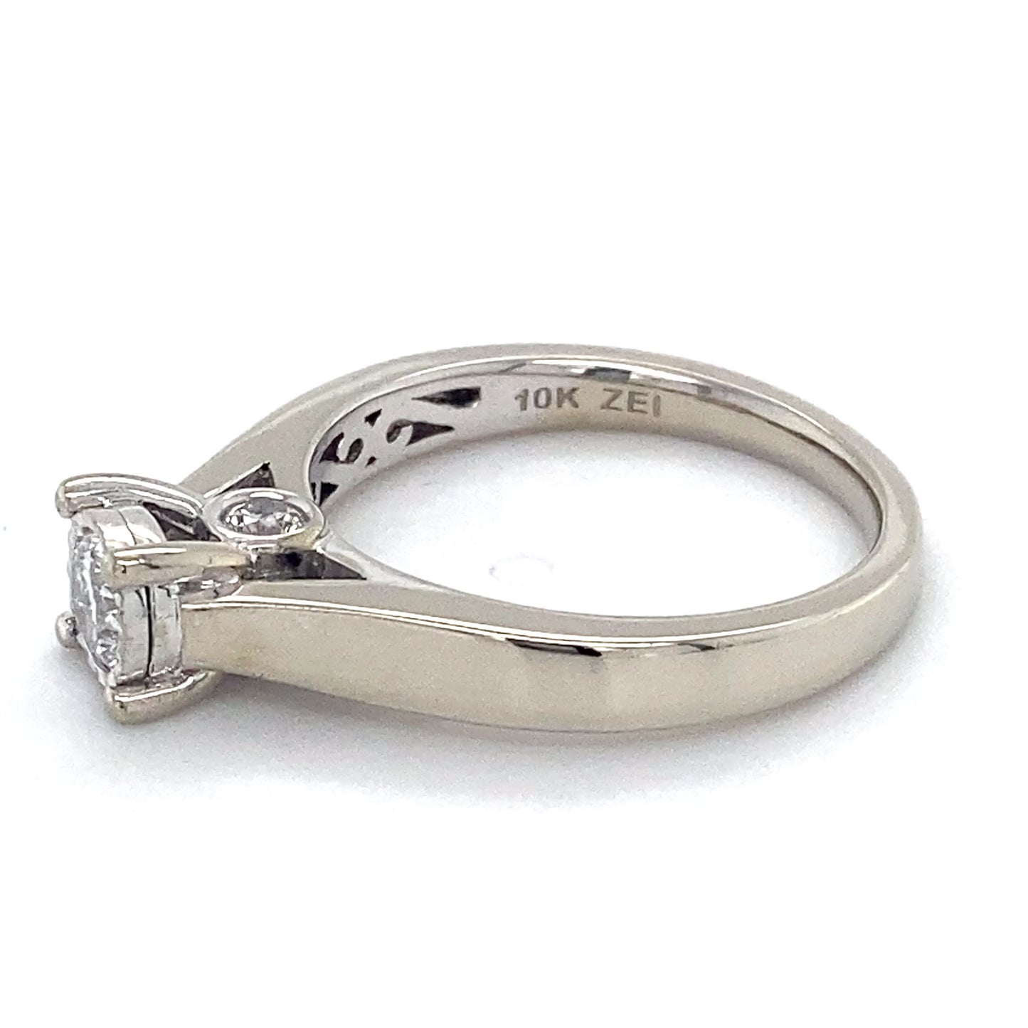 10K White Gold Diamond Lady's Fashion Ring; 2.3DWT; Size 7