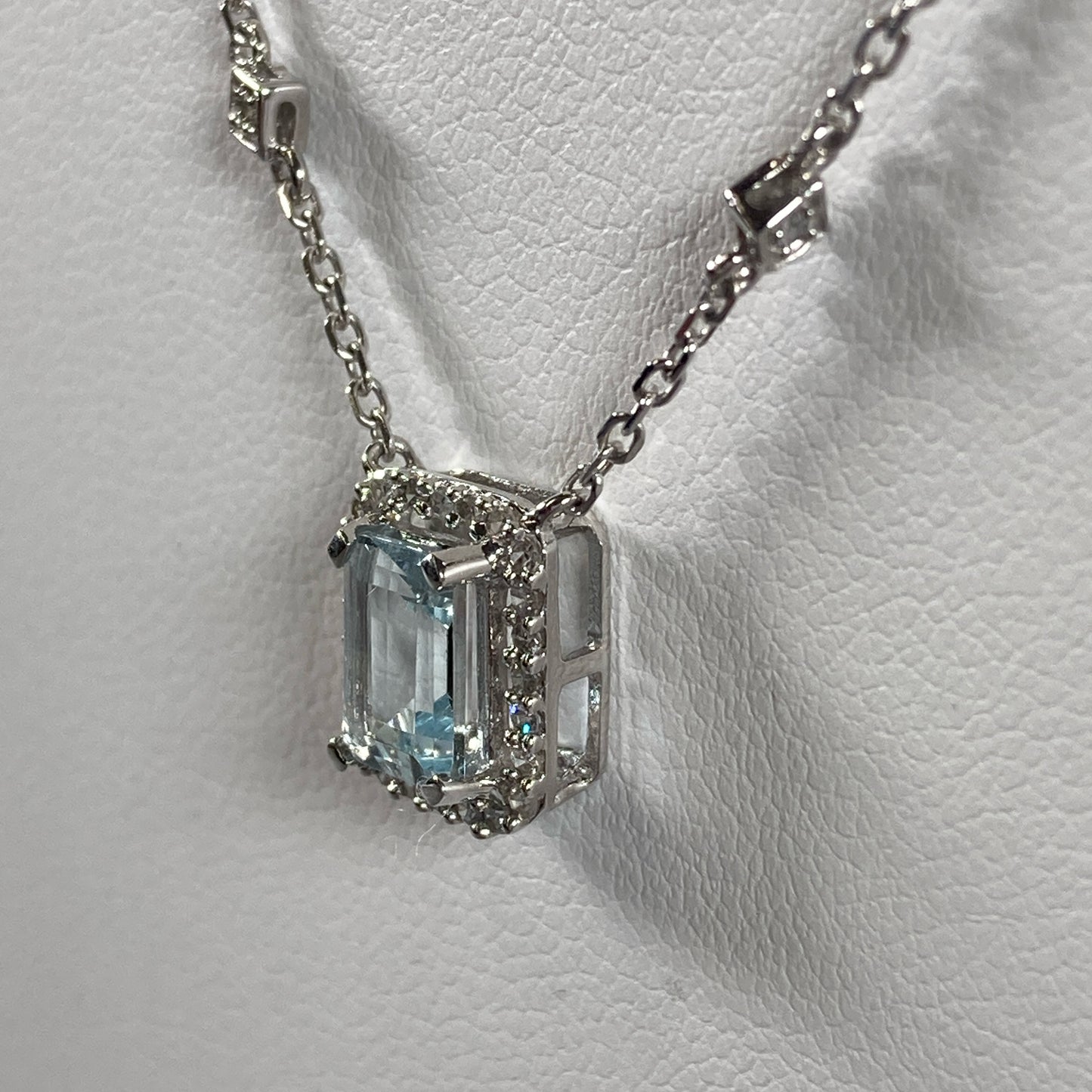 14K White Gold Aquamarine & Diamond 18" Necklace & Pendant