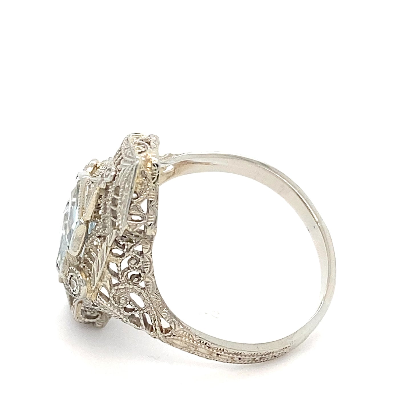 14K White Gold Aquamarine Ring; 2.4DWT; 0.82CTW; Size 8.5