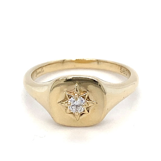 14K Yellow Gold Diamond Ring; 2.4DWT; 0.08CTW; Size 7.5
