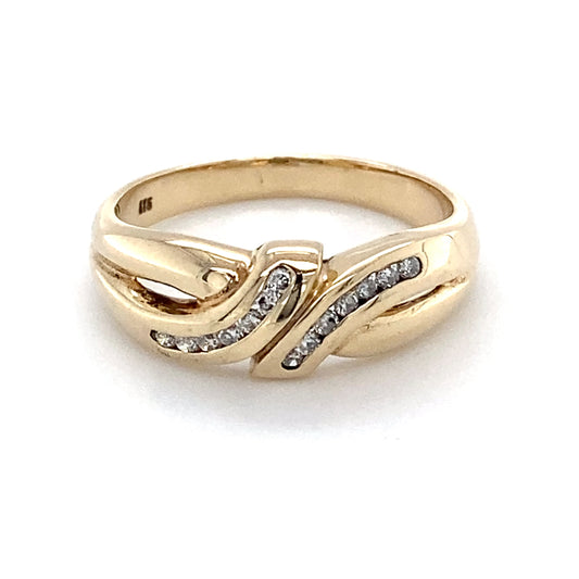 9K Yellow Gold Lady's Ring; 2.2DWT; Size 7