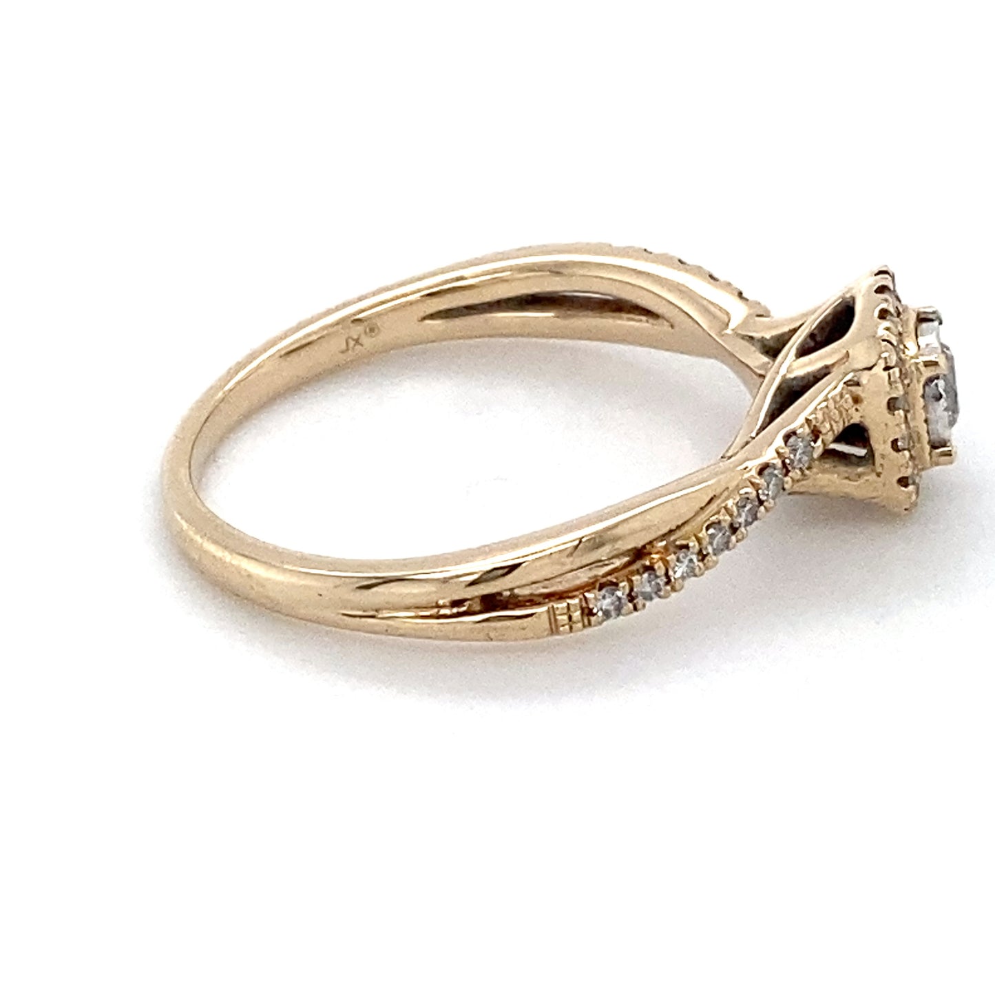 10K Yellow Gold Diamond Ring; 2.6g; 1.7DWT; Size 6.5