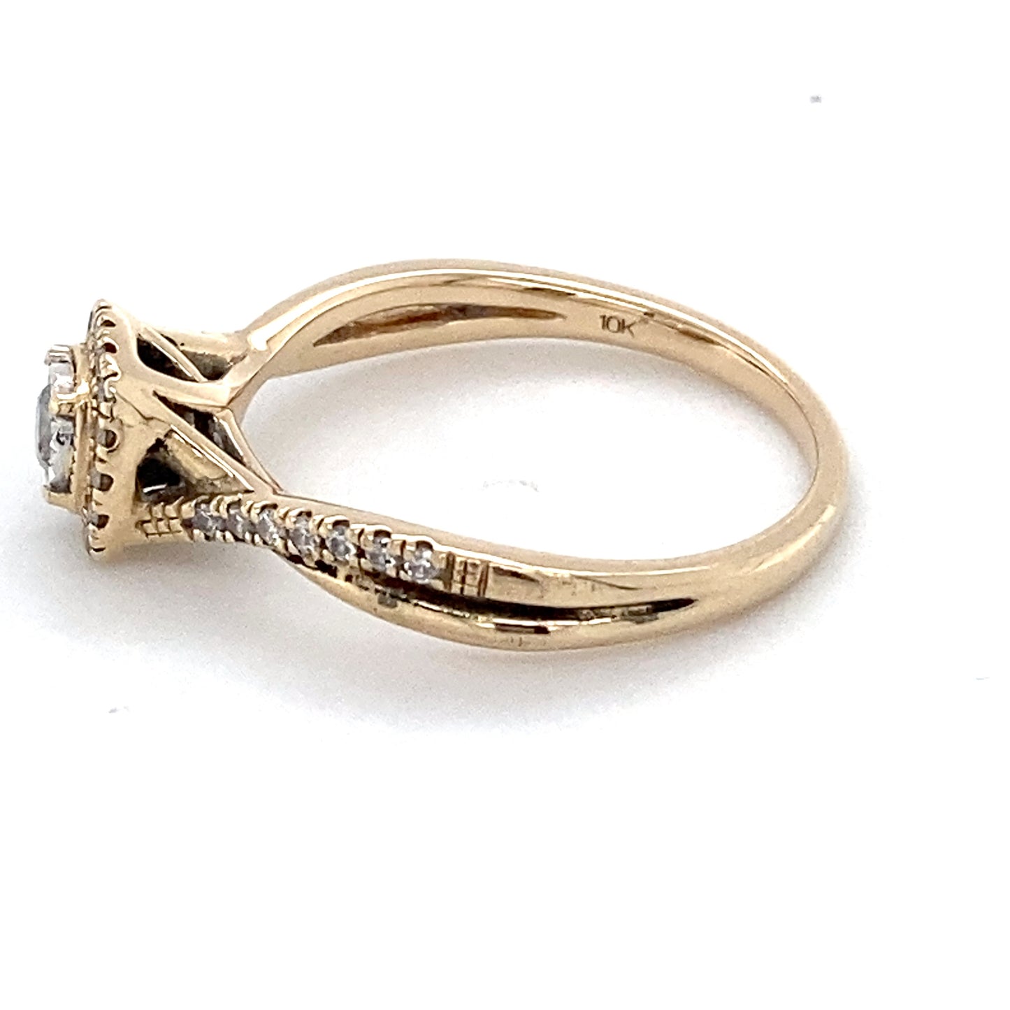 10K Yellow Gold Diamond Ring; 2.6g; 1.7DWT; Size 6.5
