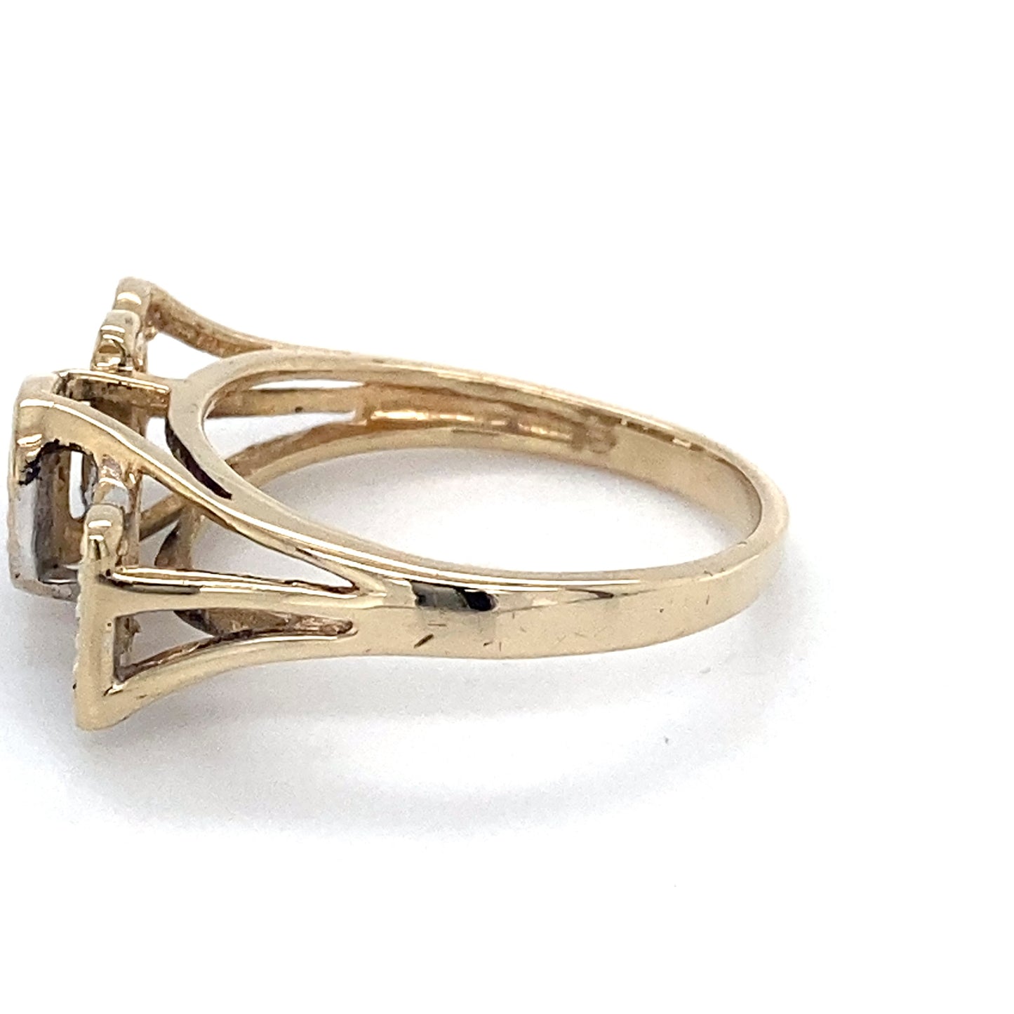 10K Yellow Gold & Diamond Chip "MOM" Ring; 1.9DWT; Size 7