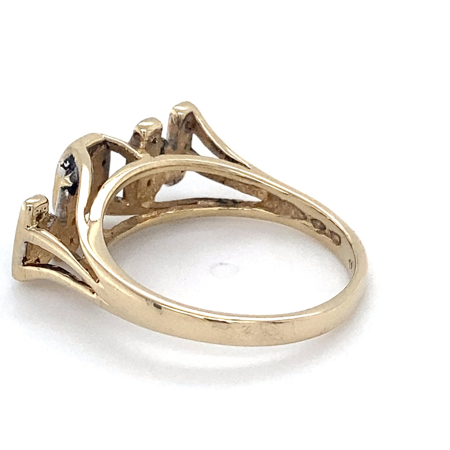 10K Yellow Gold & Diamond Chip "MOM" Ring; 1.9DWT; Size 7