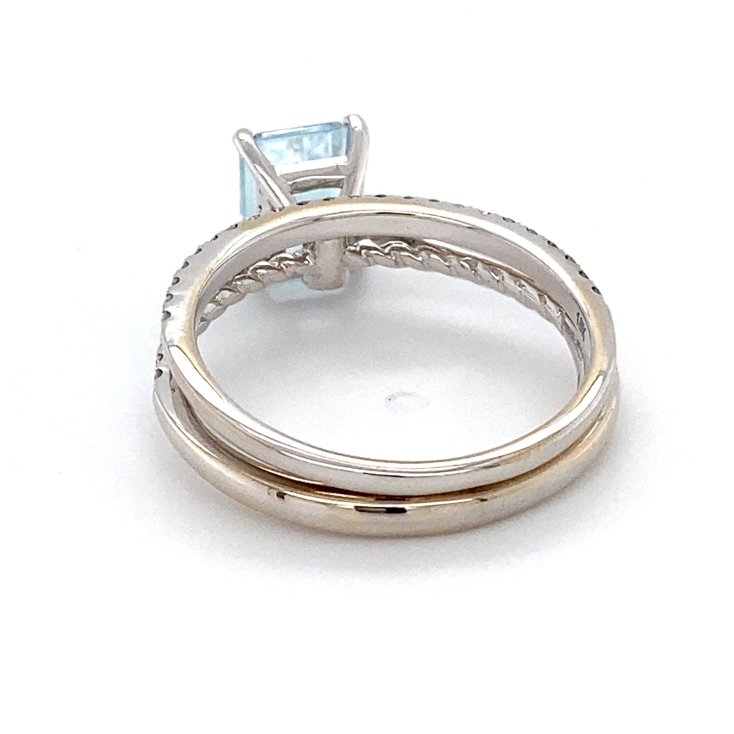 18K White Gold Diamond & Aquamarine Lady's Ring; 3.2DWT; Size 7