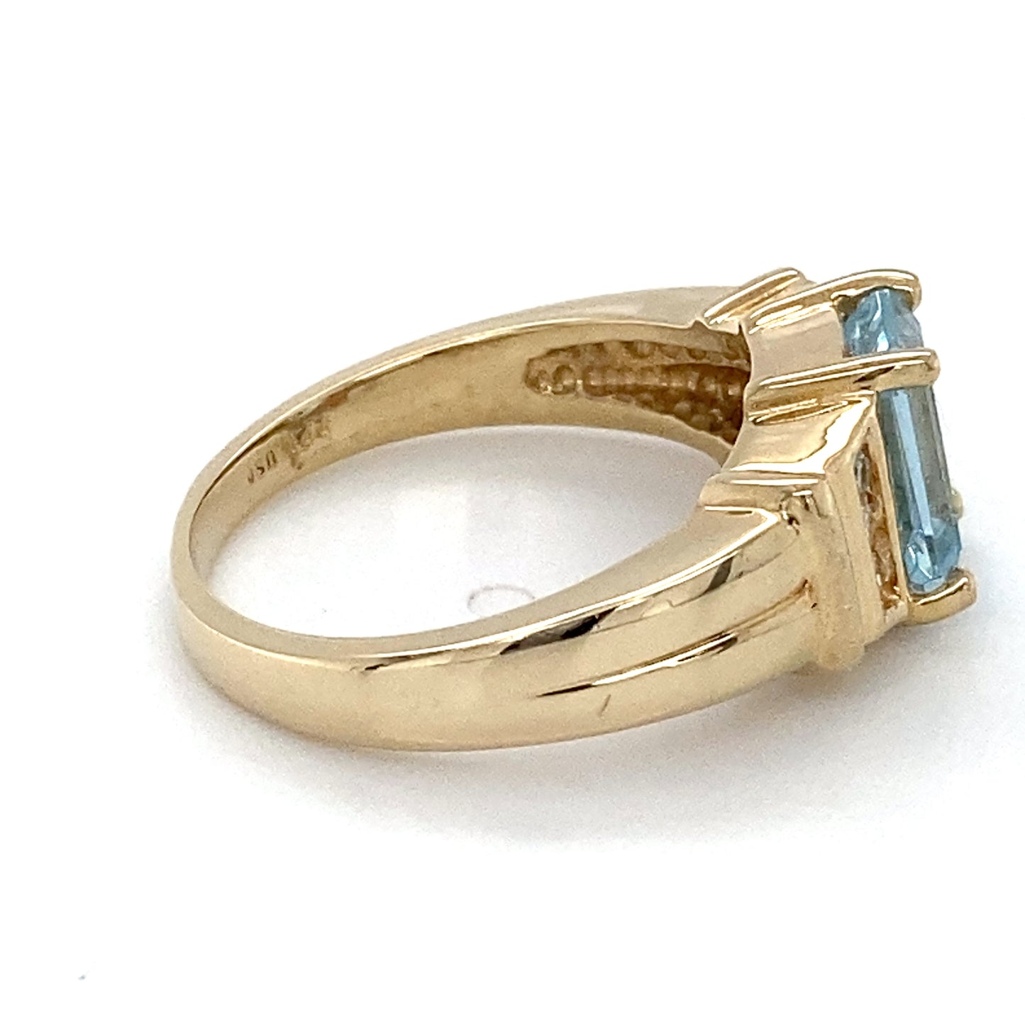 14K Yellow Gold Diamond & Aquamarine Ring; 3.3DWT; Size 6