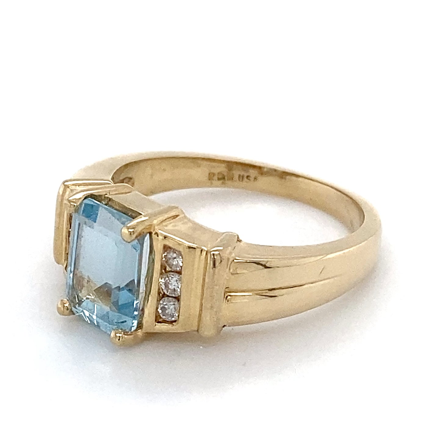 14K Yellow Gold Diamond & Aquamarine Ring; 3.3DWT; Size 6