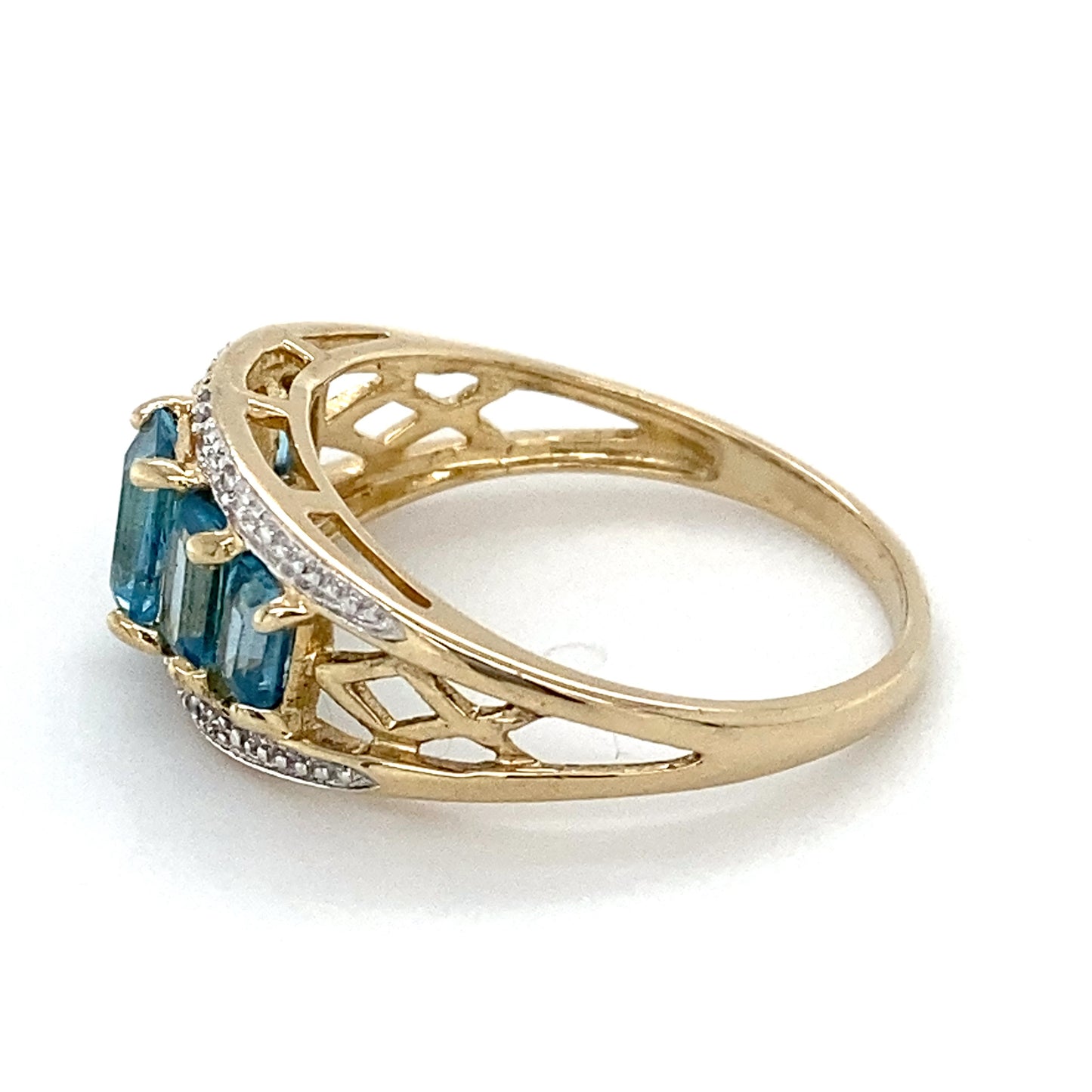 14K Yellow Gold Diamond & Topaz Lady's Ring; 2.2DWT; Size 8.5