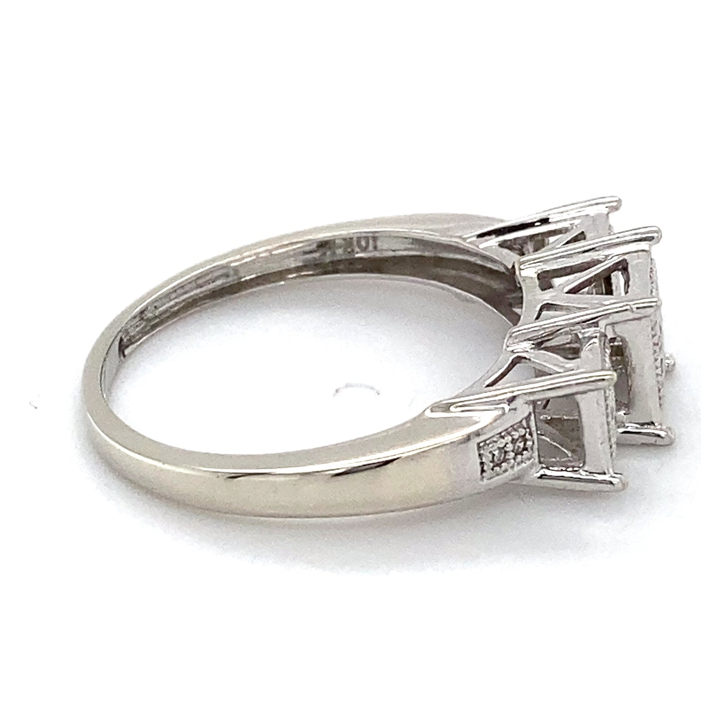 10K White Gold Diamond Lady's Fashion Ring; 1.7DWT: Size 8