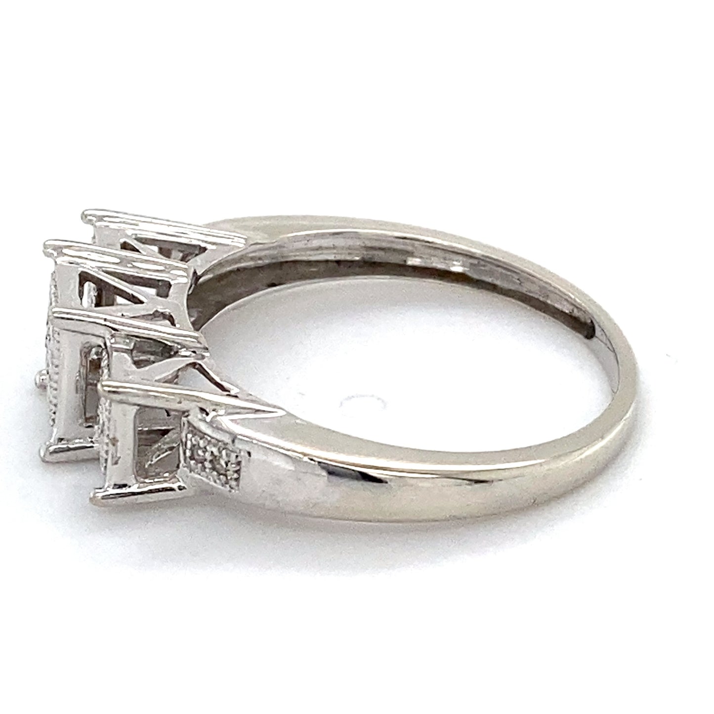 10K White Gold Diamond Lady's Fashion Ring; 1.7DWT: Size 8