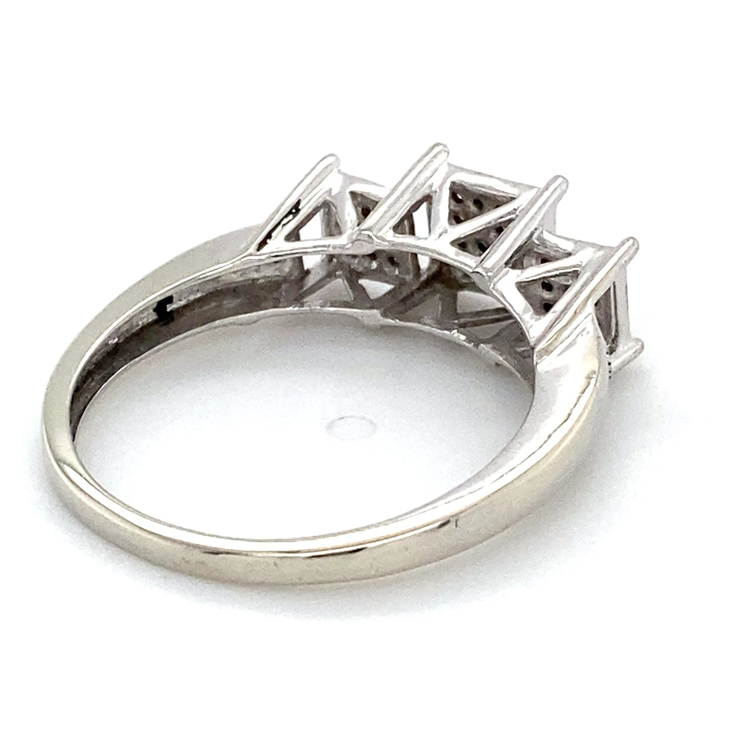 10K White Gold Diamond Lady's Fashion Ring; 1.7DWT: Size 8