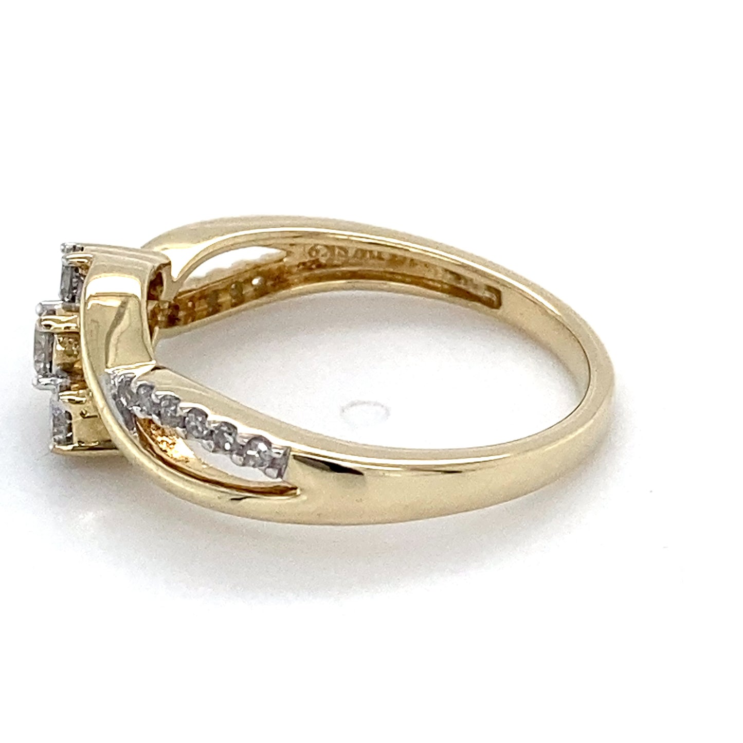 10K Yellow Gold Diamond Lady's Fashion Ring; 1.7DWT; Size 7