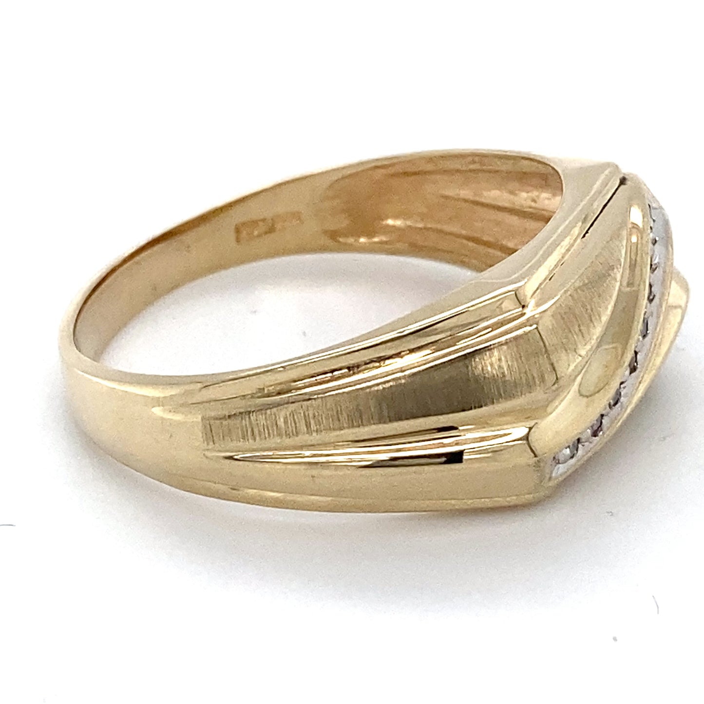 10K Yellow Gold Diamond Gentleman's Ring; 2.8DWT; Size 12.5