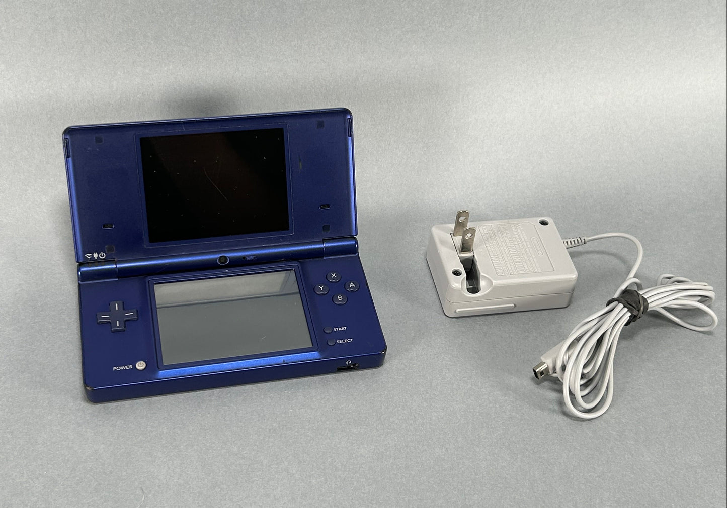 Nintendo DSi TWL-001 W/Charger - Blue