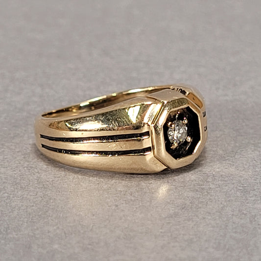 Men's 10k Yellow Gold Ring With 1 Diamond 5.4g