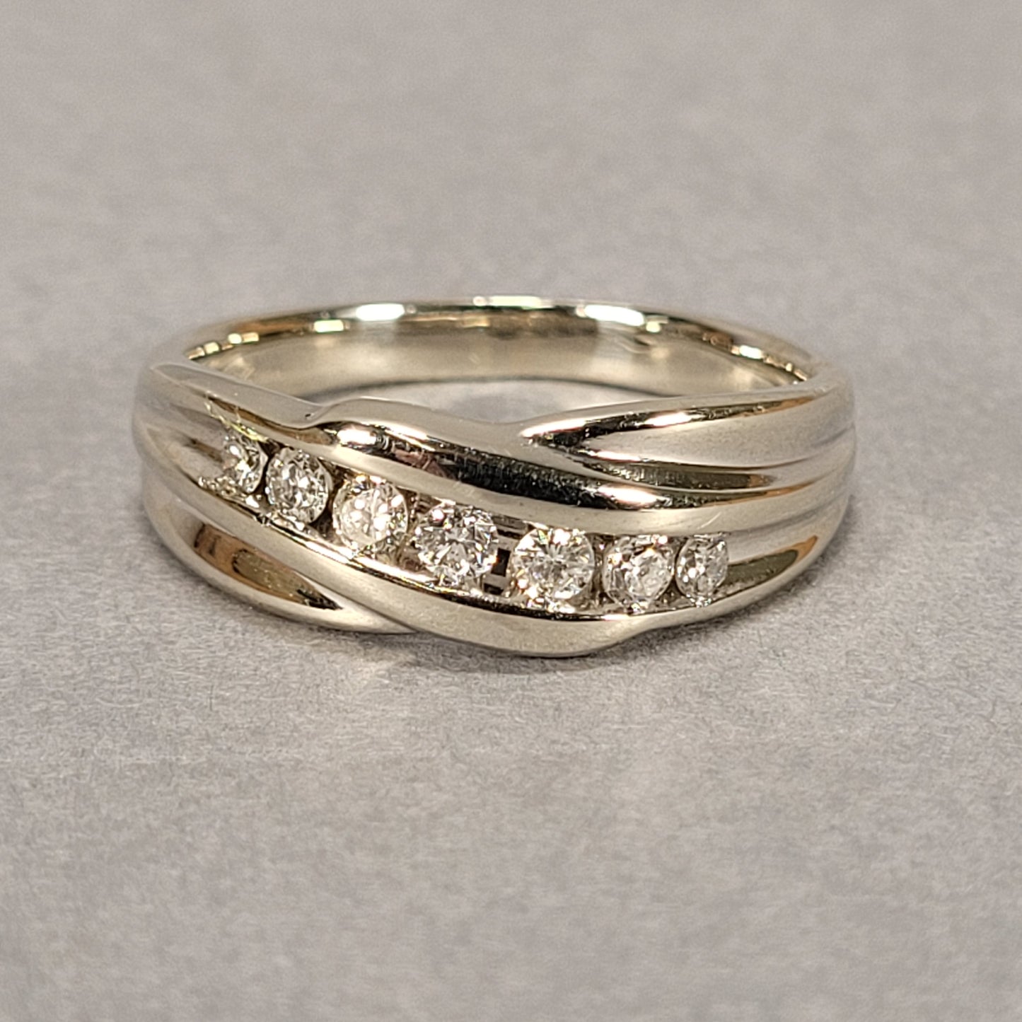 Men's 14k White Gold Ring With 7 Diamonds 9.3g