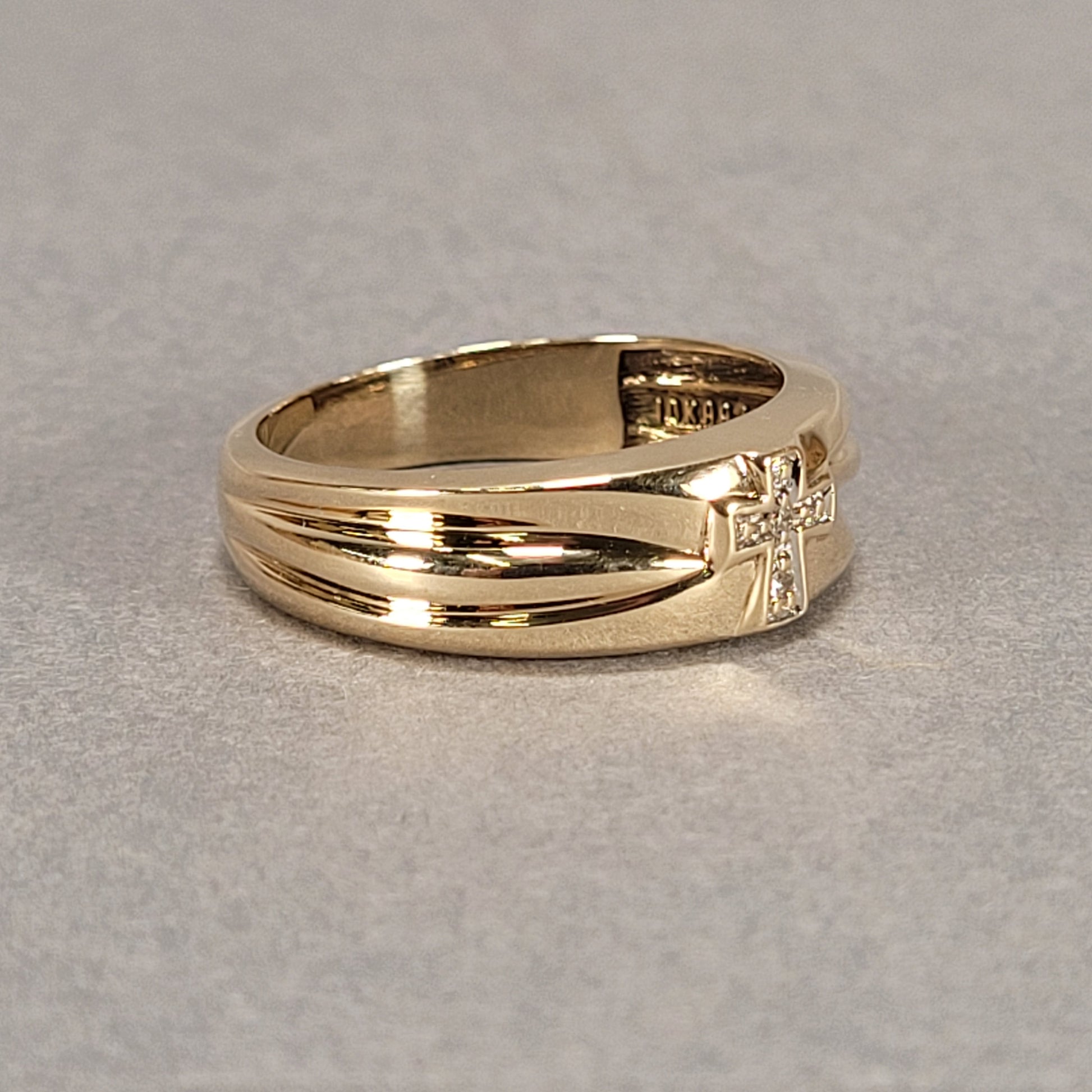 10K Yellow Gold Mens Diamond Ring - A&V Pawn