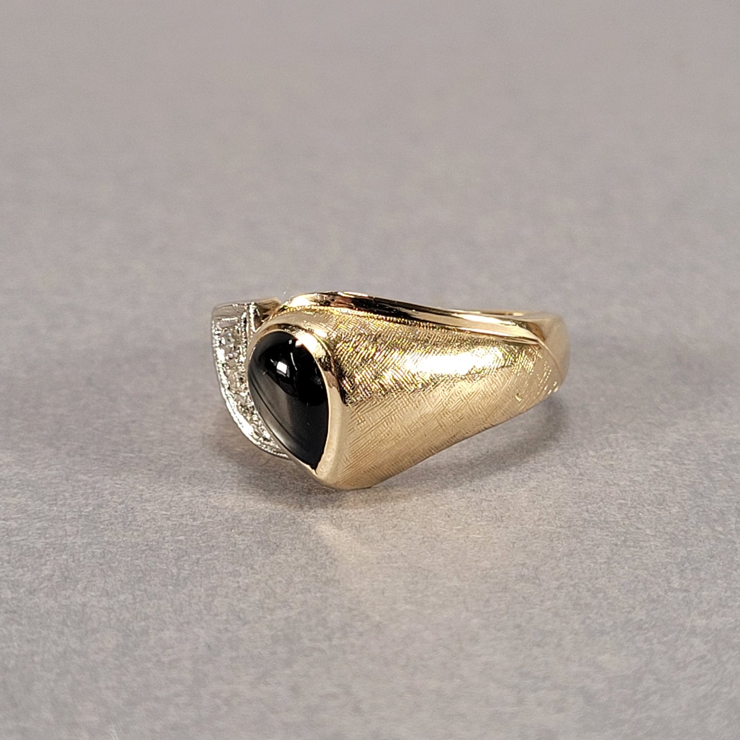 14k Yellow Gold Diamond & Black Star Sapphire Ring 7g