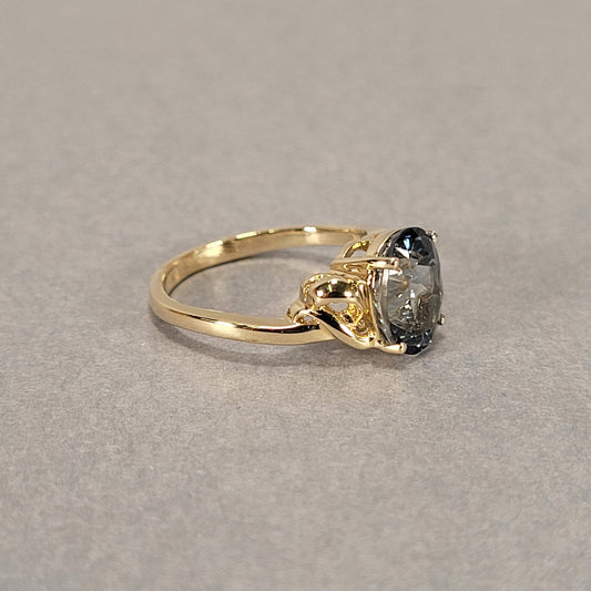 14k Yellow Gold and Topaz Ring 2.5g
