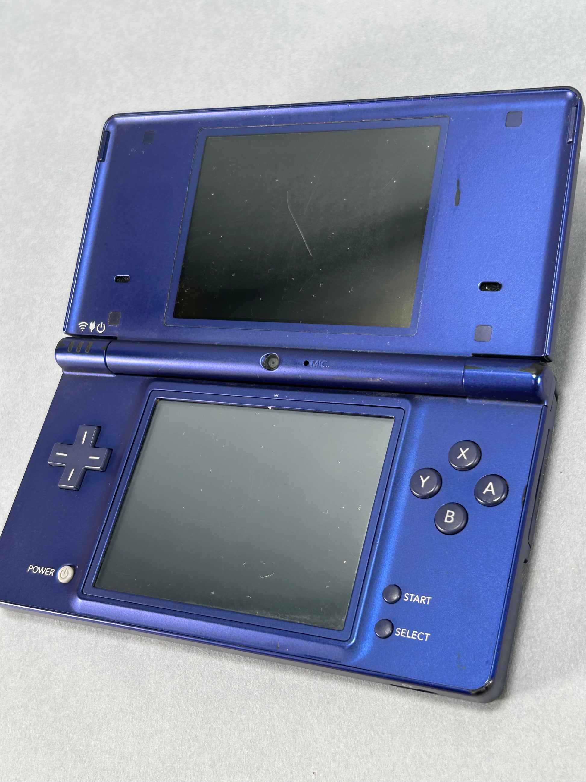 Nintendo DSi TWL-001 W/Charger - Blue