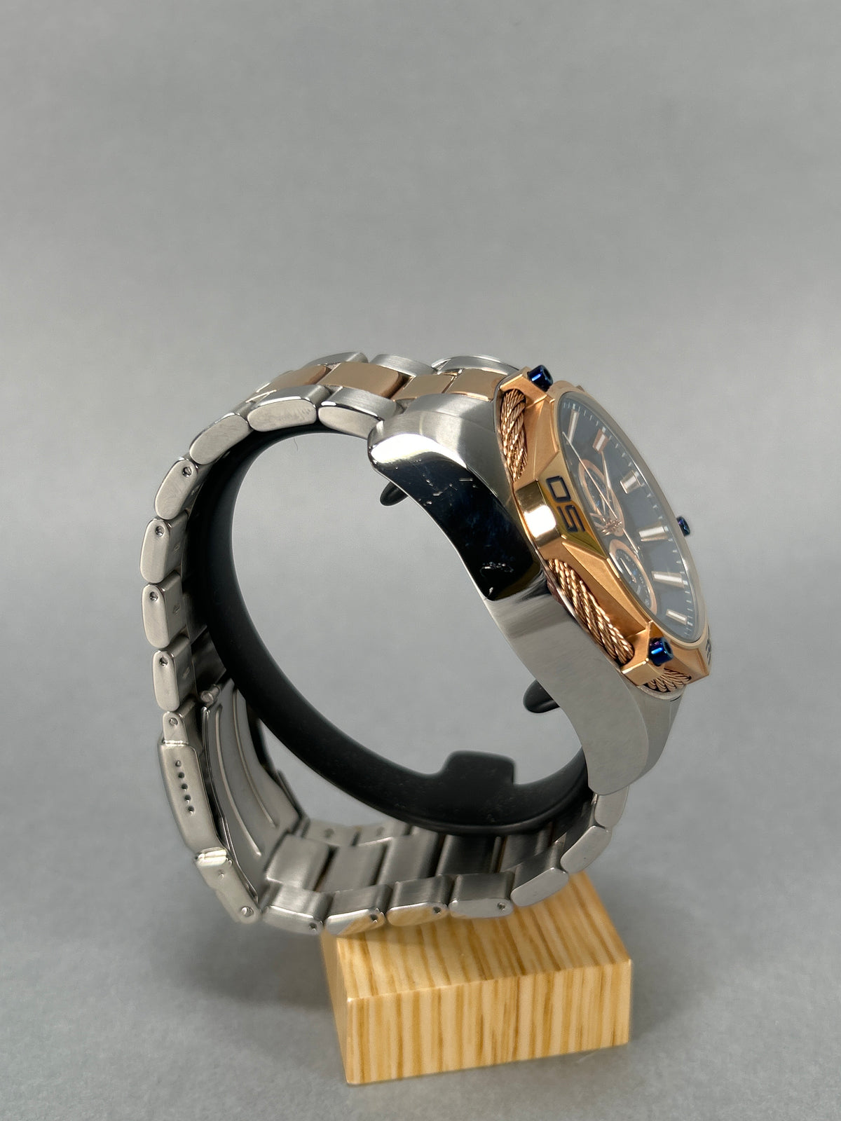 Invicta 31323 Rose Bolt Gentleman’s Watch