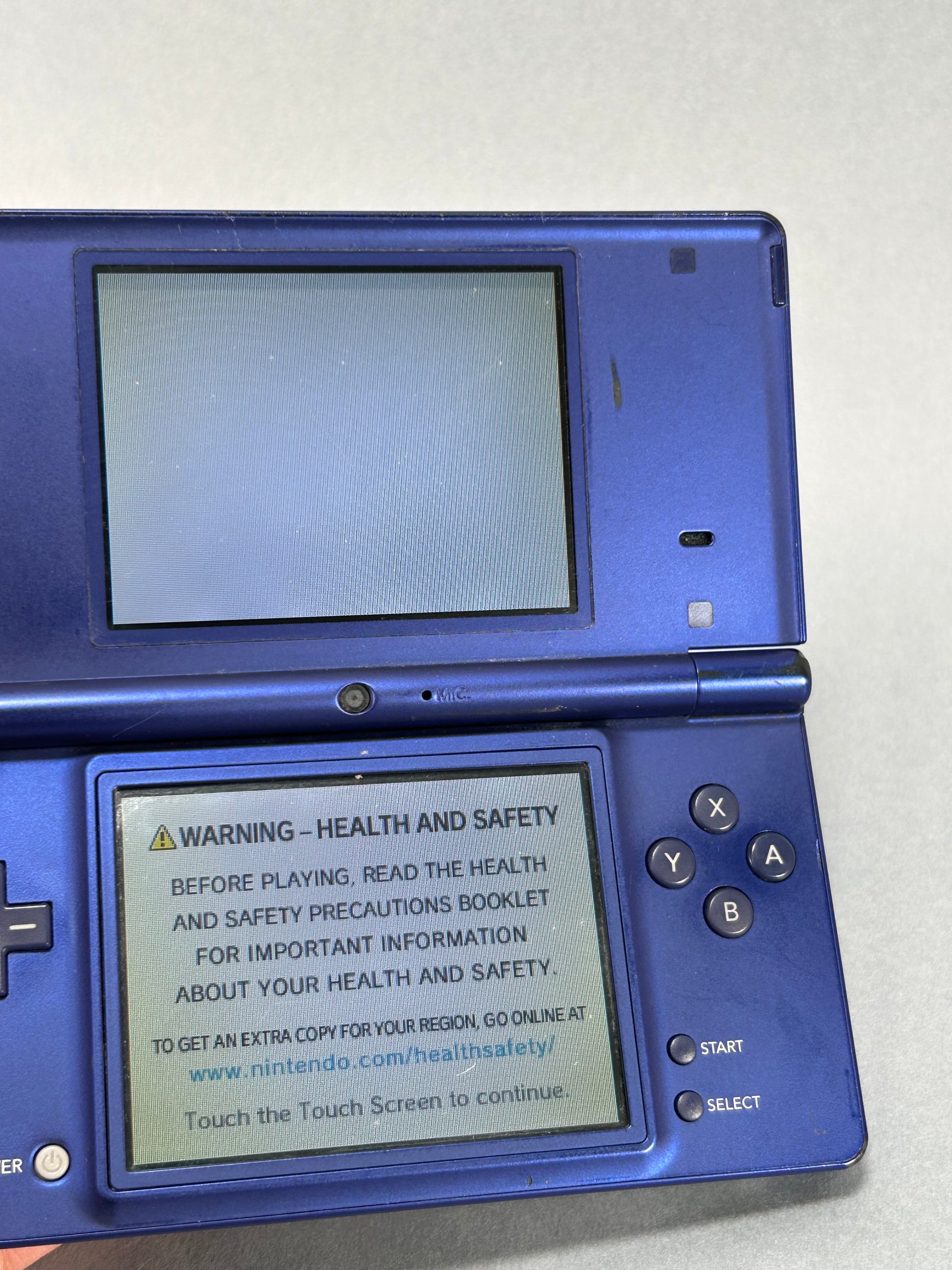 Nintendo DSi TWL-001 W/Charger - Blue