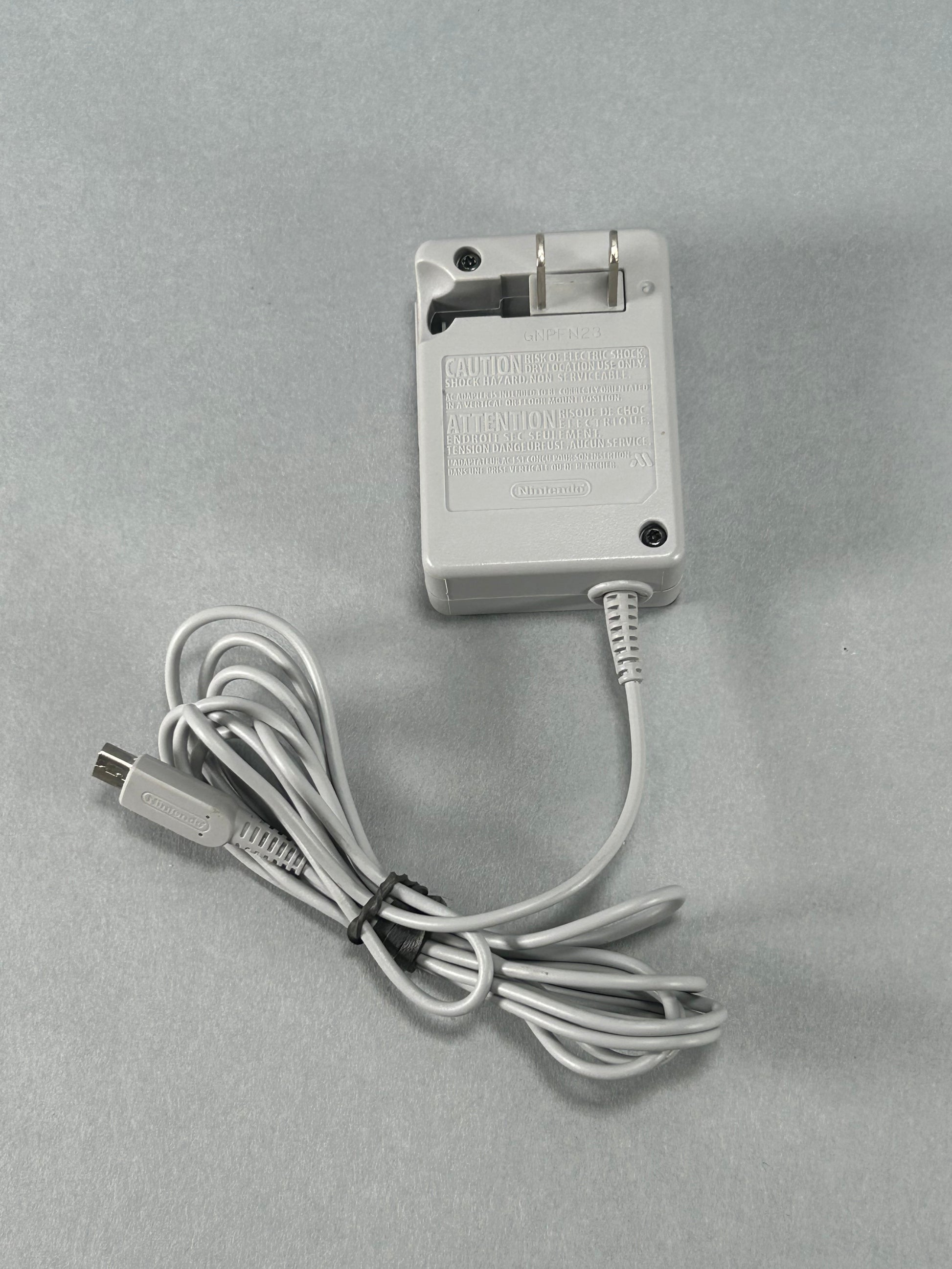 Nintendo DSi TWL-001 W/Charger - Blue