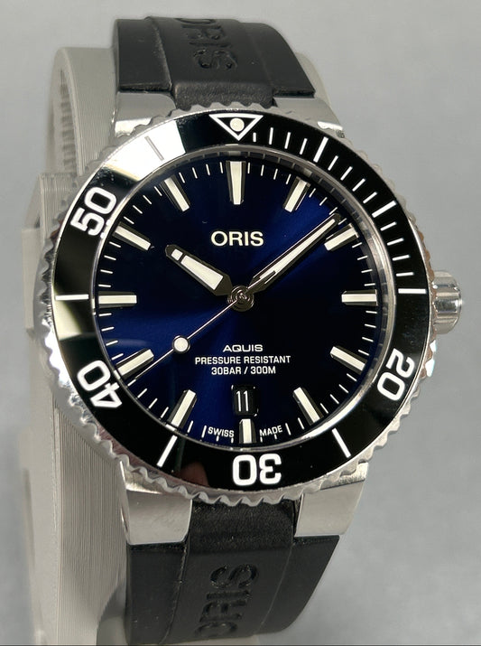 Oris Aquis Date 7766 41.5MM Gentleman's Watch