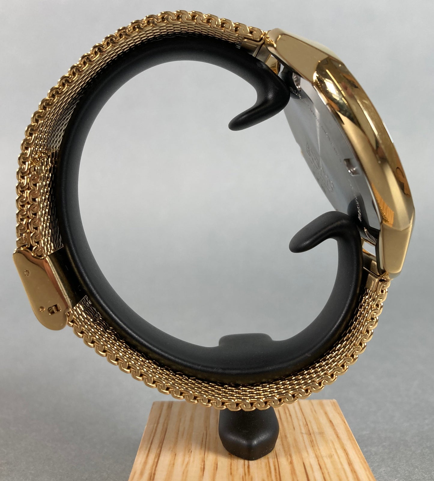 MOVADO Bold Evolution 2.0: 40mm Watch Gold-Tone Case/Dial/Mesh Band