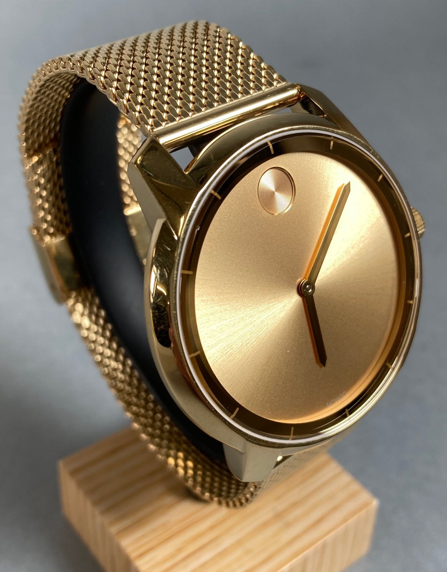 MOVADO Bold Evolution 2.0: 40mm Watch Gold-Tone Case/Dial/Mesh Band