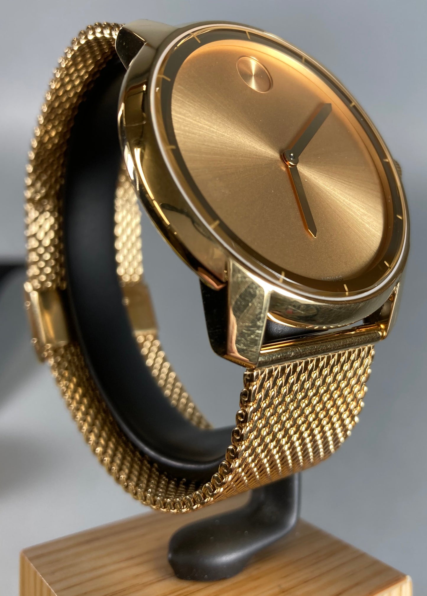 MOVADO Bold Evolution 2.0: 40mm Watch Gold-Tone Case/Dial/Mesh Band