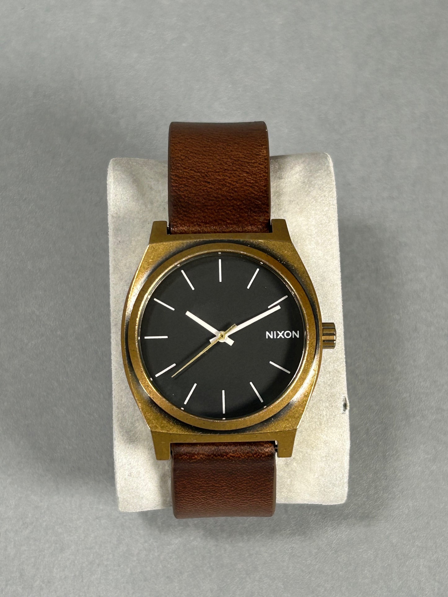 Nixon Minimal The Time Teller Analog Gentleman's Wristwatch