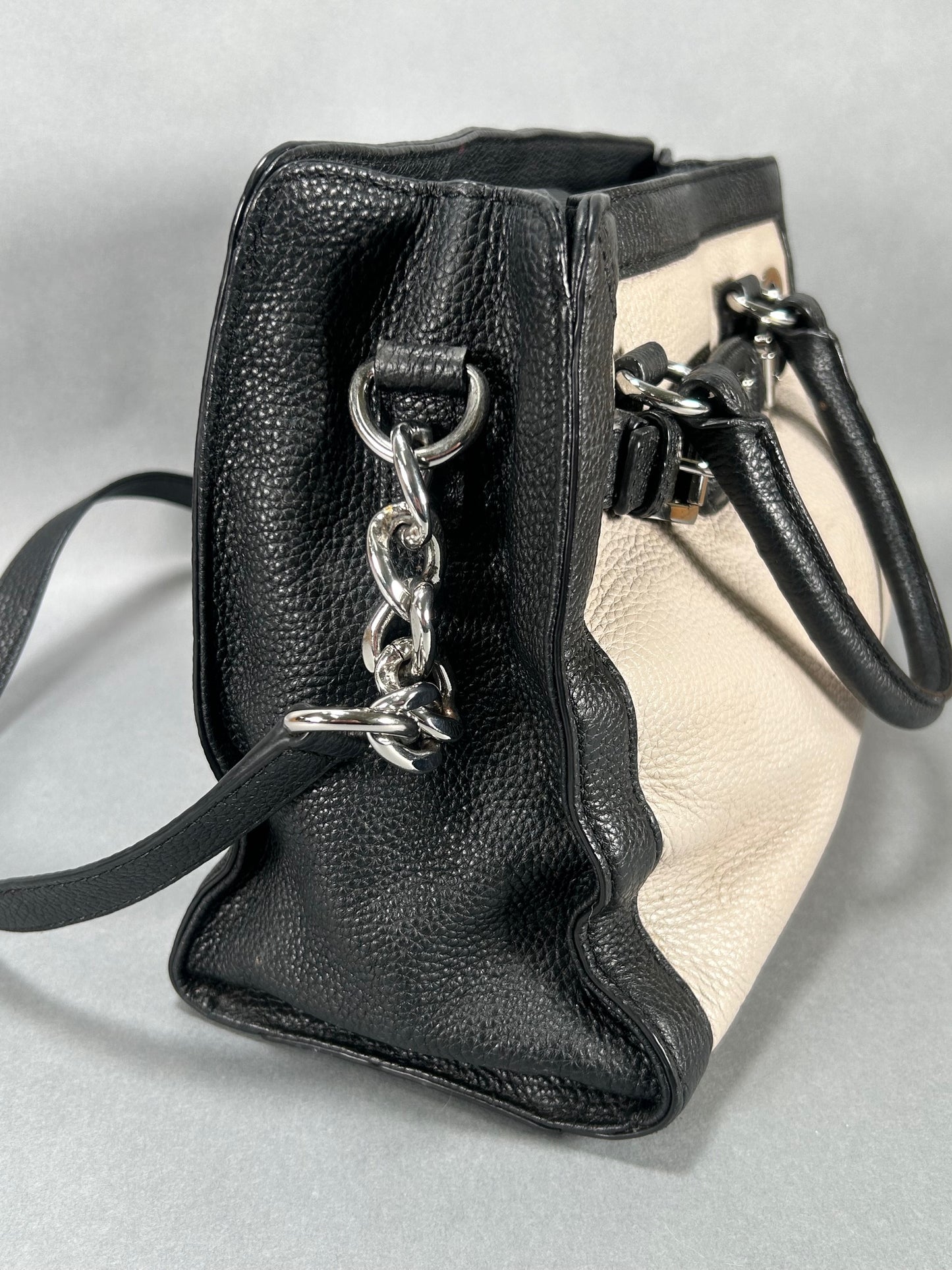 Michael Kors Hamilton Frame Out Hand Bag