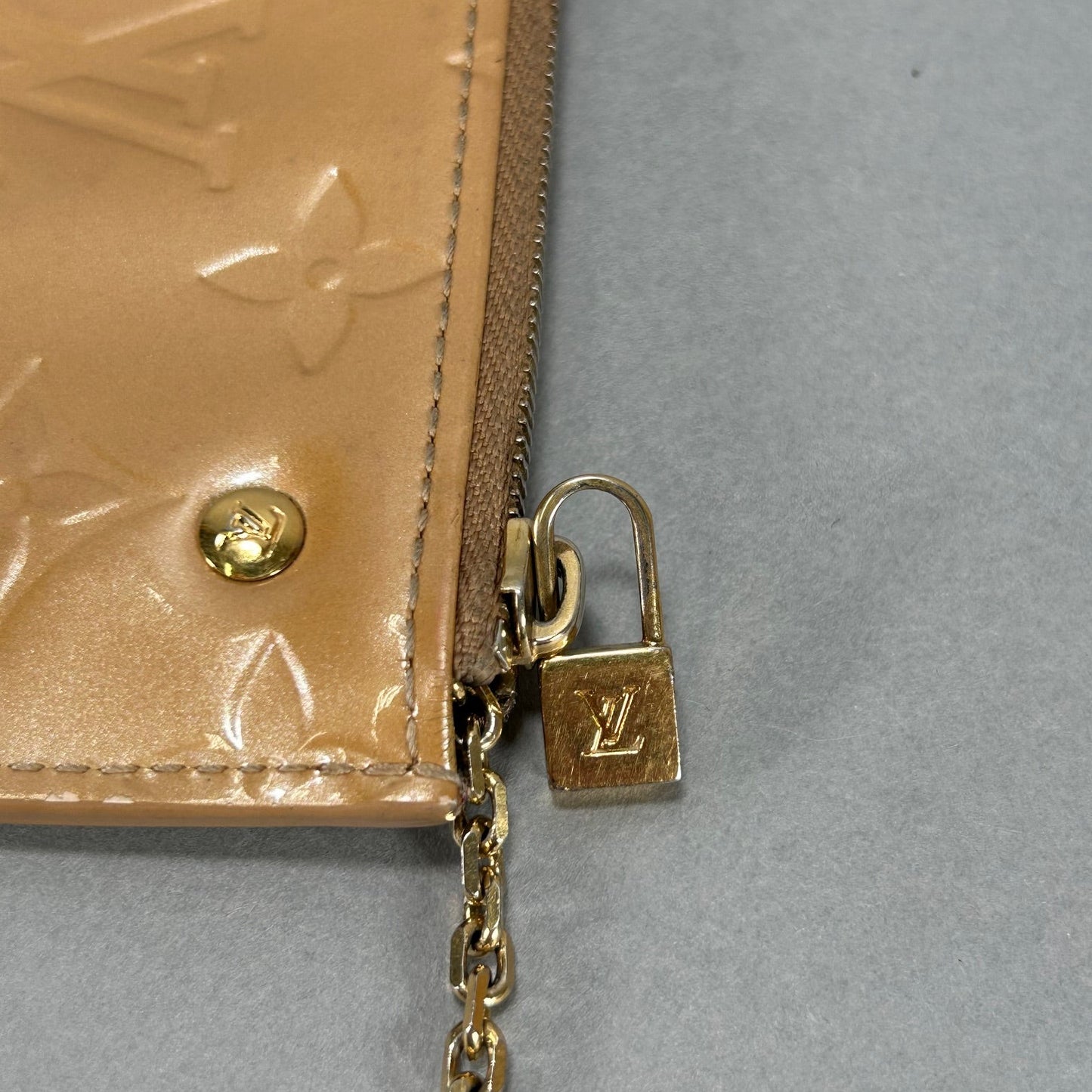 Louis Vuitton Beige Noisette Monogram Vernis Key Pouch Pochette Cles